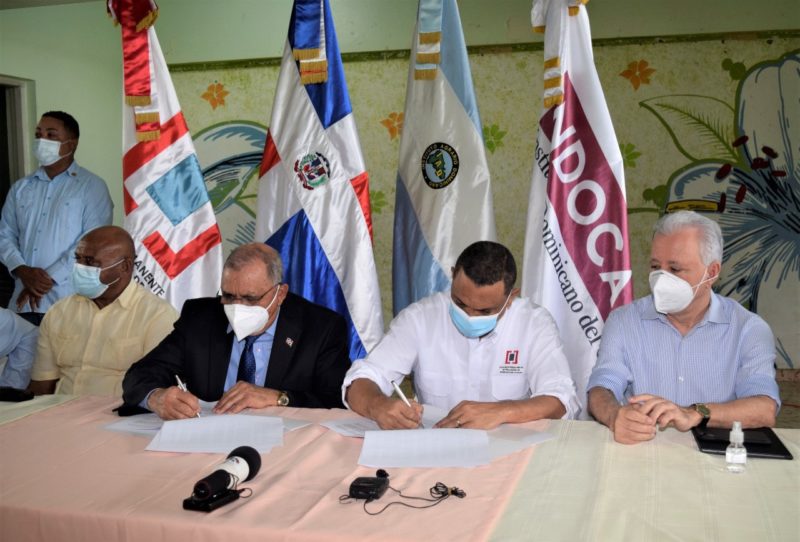 INDOCAFE y la Comisión Permanente de Titulación de Terrenos del Estado firman acuerdo de colaboración a favor de zonas cafetaleras.