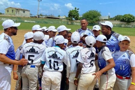 BANÍ SIGUE INVICTO EN EL CAMPEONATO NACIONAL COPA ROBINSON CANÓ