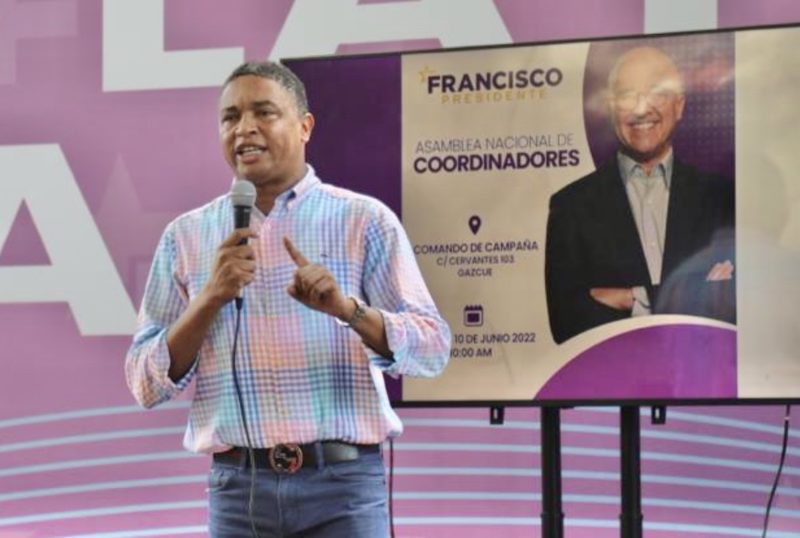 Iván Lorenzo: “Francisco Domínguez Brito exhibe las mejores condiciones para sacar a Luís Abinader y el PRM del gobierno.