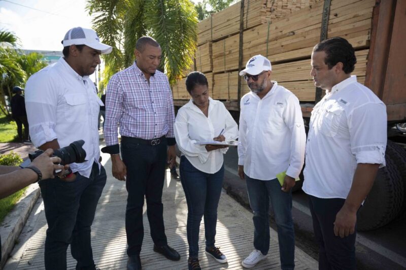 Voluntariado Banreservas inicia en Miches distribución de alimentos y materiales de construcción para damnificados