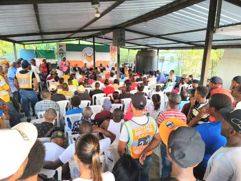 El Partido MODA juramenta cientos de personas en el Distrito Municipal de La Victoria