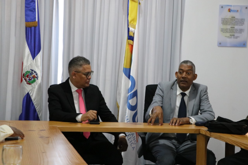 Carlos Peña expone programa de gobierno en el CODUE