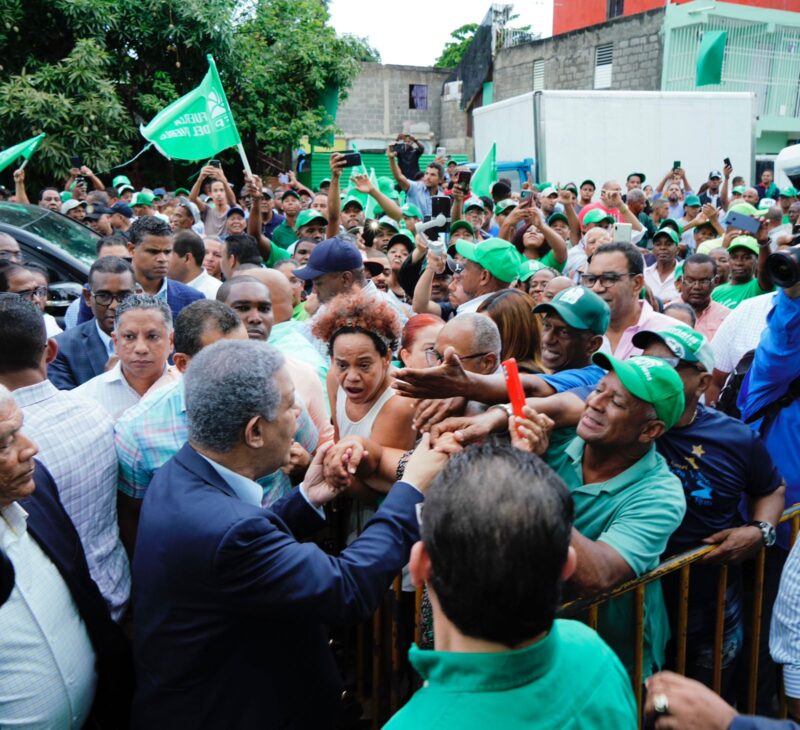 Leonel Fernández inaugura la Zona Verde en Villa María