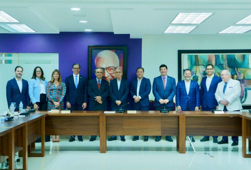 |Directiva de Conep visita Casa Presidencial del PLD; sostiene encuentro con Danilo, Abel, Mariotti y Juan Ariel|
