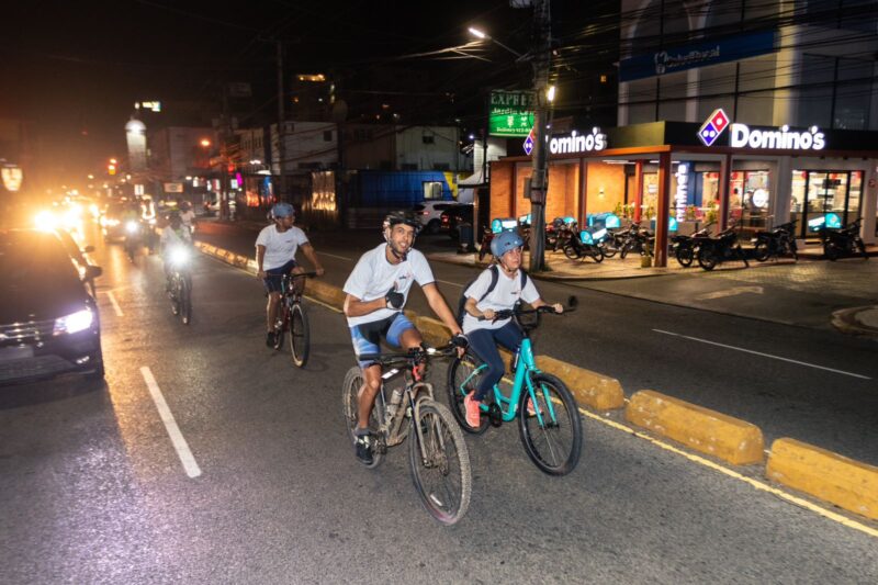 Edesur emplea ciclistas para llamar al ahorro de energía con motivo al mes de la movilidad sostenible