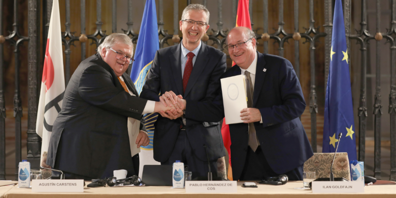BID y BIS firman acuerdo histórico para impulsar la inclusión financiera con tecnología innovadora
