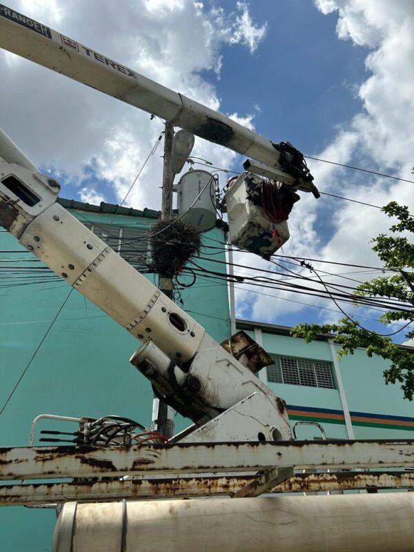 Edeeste resuelve incidencias eléctricas para beneficiar a residentes en SDN