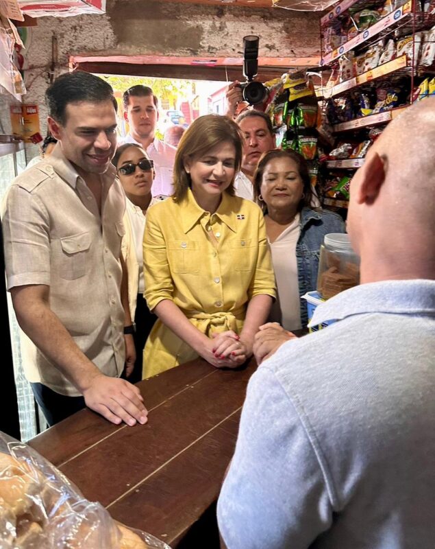 Vicepresidenta Raquel Peña y Roberto Ángel encabezan jornada contra el dengue en Santo Domingo Oeste