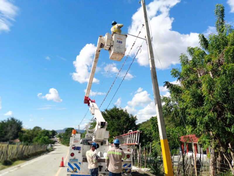 Edesur ilumina municipio Vallejuelo, en San Juan, impactando más de 500 familias