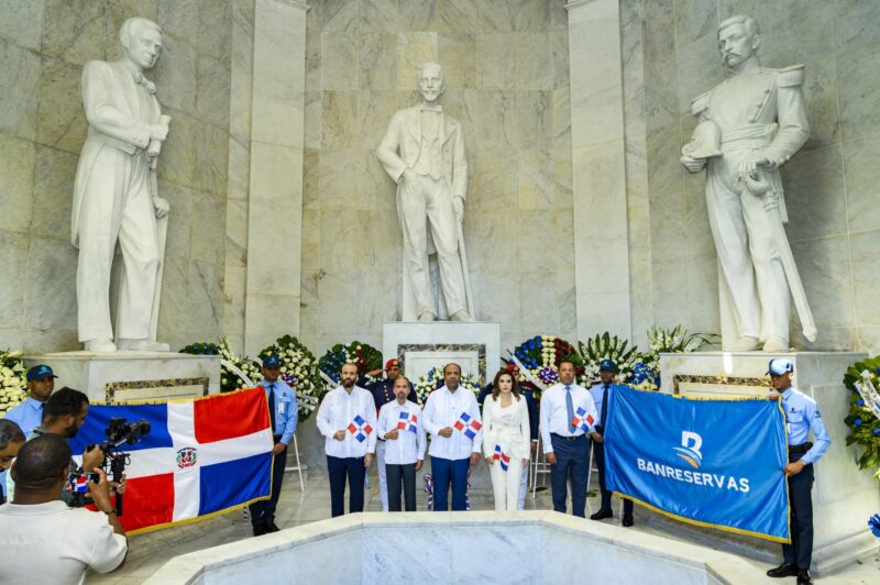 Banreservas rinde homenaje a los héroes de la patria