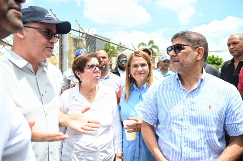 Ministros Limber Cruz e Igor Rodríguez, en auxilio de zonas afectadas en el Cibao por vientos y lluvias