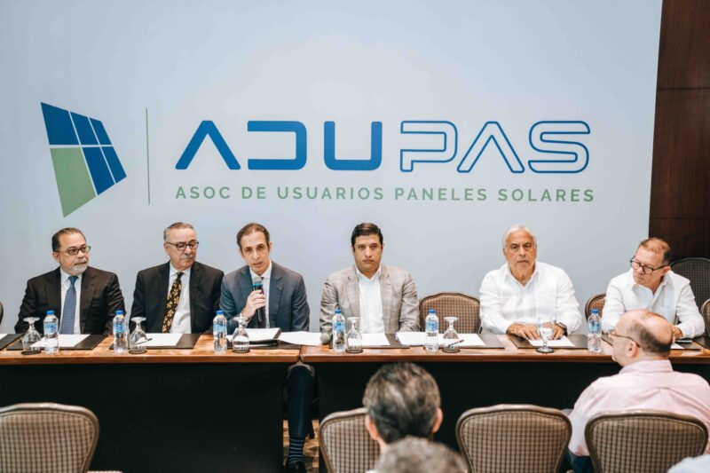 Anuncian la creación de la Asociación de Usuarios de Paneles Solares de República Dominicana (ADUPAS)
