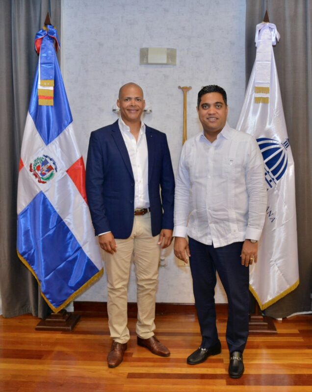 Ministro Kelvin Cruz llama a celebrar 20 aniversario de medalla de oro de Felix Sánchez.